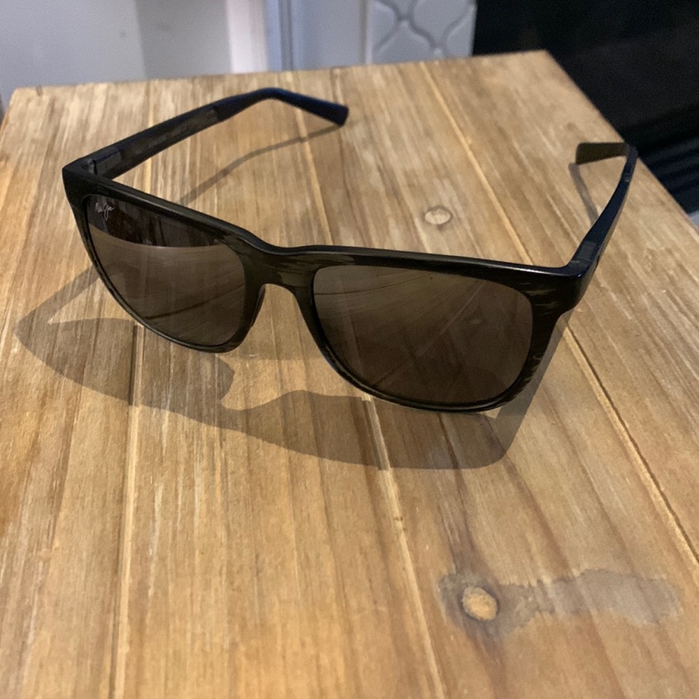 Maui Jim Tall Slide MJ 740-11MS Matte Grey Stripe/ Neutral Grey Polarized